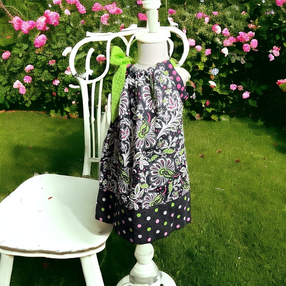 Three year old, handmade, polkadot and floral pillowcase dress. - Picture 2 of 4